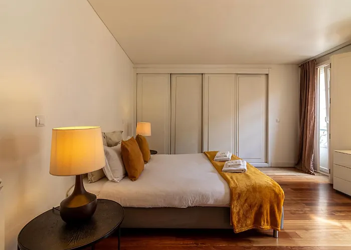 Chiado Deluxe Design 3 Bedroom * Lisboa