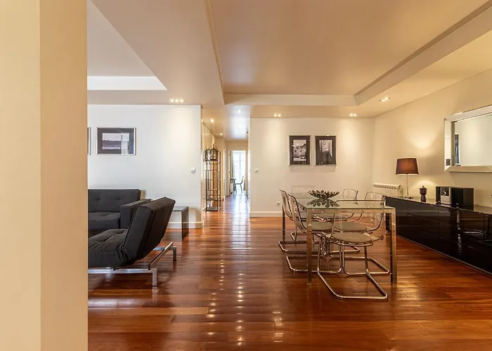 شقة Chiado Deluxe Design 3 Bedroom *