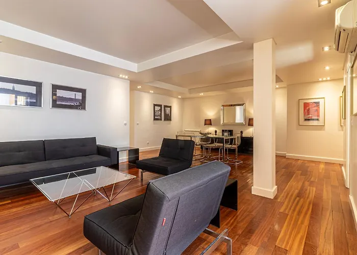 شقة Chiado Deluxe Design 3 Bedroom Lisboa