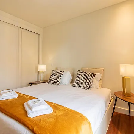 Chiado Deluxe Design 3 Bedroom * Lisbona